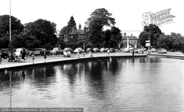 Photo of Hampstead, Whitestone Pond c.1960