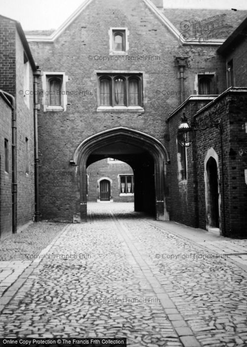 Photo of Hampton Court, c.1937 - Francis Frith