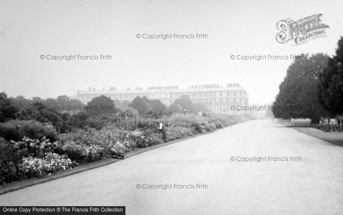 Photo of Hampton Court, c.1937