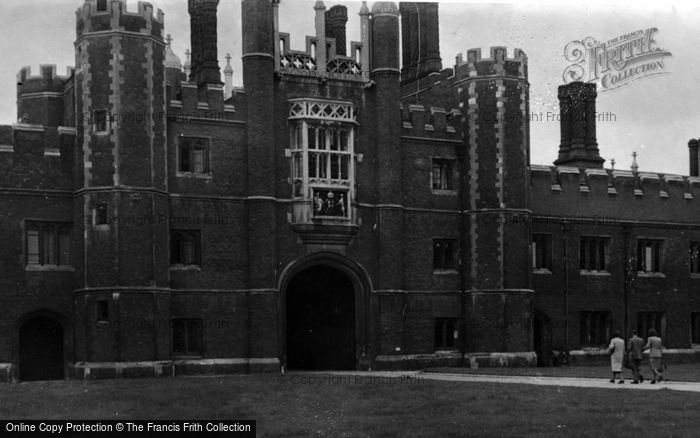 Photo of Hampton Court, c.1950