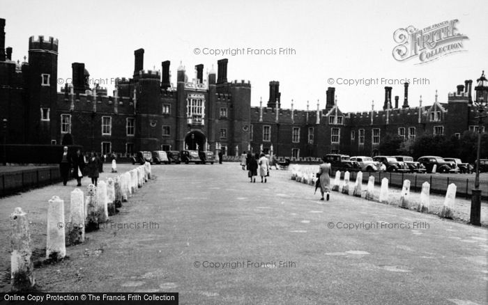Photo of Hampton Court, c.1950