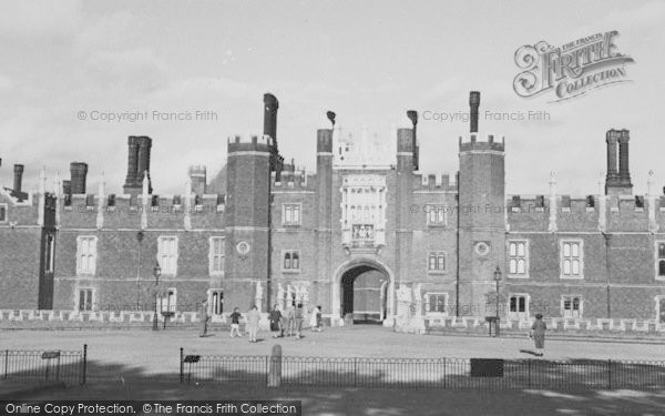 Photo of Hampton Court, c.1955