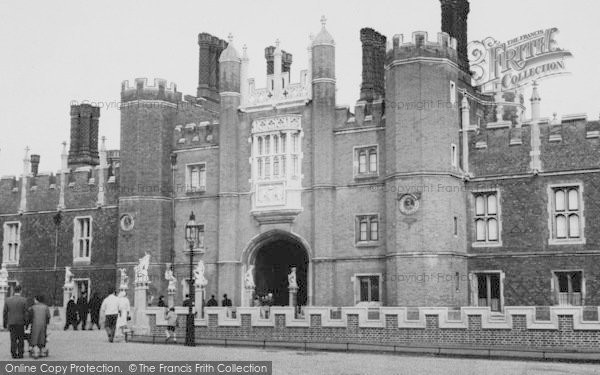 Photo of Hampton Court, c.1960
