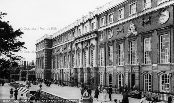 Photo of Hampton Court, c.1960