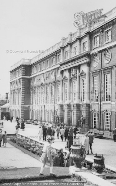 Photo of Hampton Court, c.1960