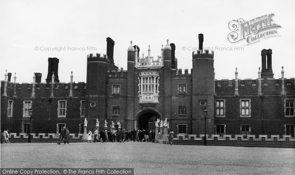 Photo of Hampton Court, c.1960
