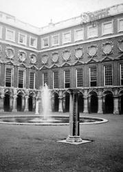 Fountain Court c.1937, Hampton Court