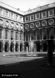 Fountain Courtyard c.1955, Hampton Court