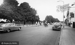 Hampton Court Road c.1965, Hampton Court