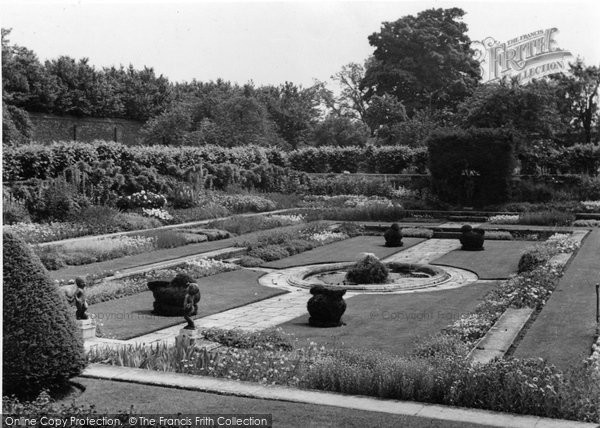 Photo of Hampton Court, Henry VIII Garden c.1955
