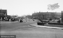 Kingston Road c.1955, Hampton Court