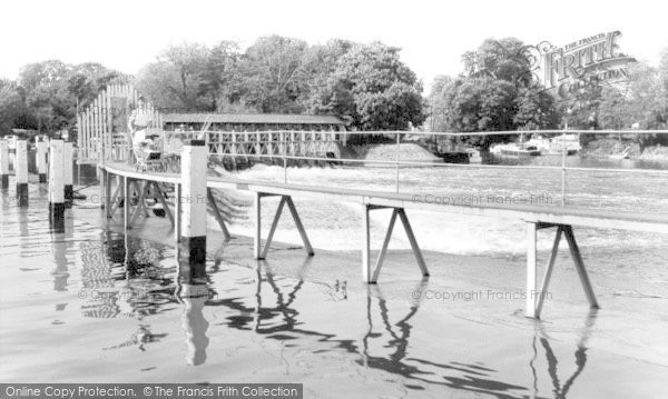 Photo of Hampton Court, Molesey Weir c.1960