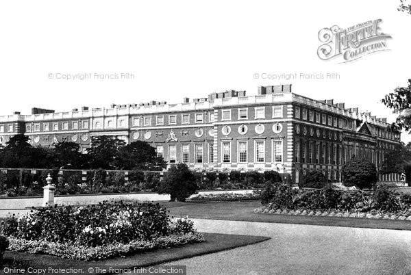 Photo of Hampton Court, Palace 1899
