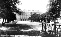 Palace 1899, Hampton Court