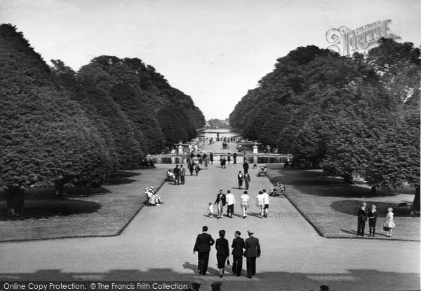 Photo of Hampton Court, Palace Gardens 1947