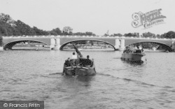 River Traffic c.1960, Hampton Court