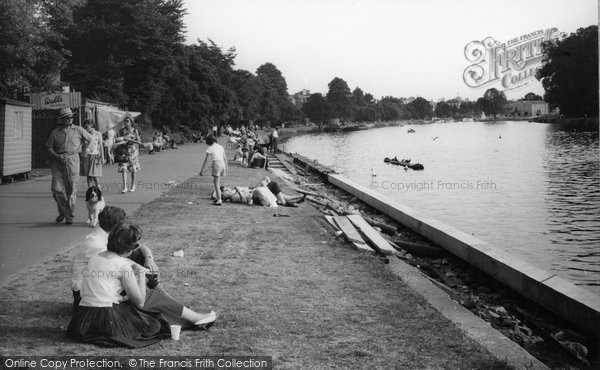 Photo of Hampton Court, Riverside c.1960