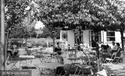 Tea Gardens c.1965, Hampton Court