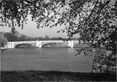 The Bridge 1947, Hampton Court