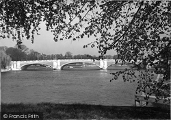 The Bridge 1947, Hampton Court