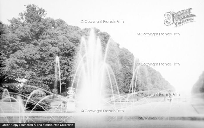 Photo of Hampton Court, The Fountains 1890