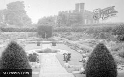 The Gardens c.1937, Hampton Court