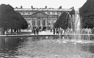 The Palace 1947, Hampton Court