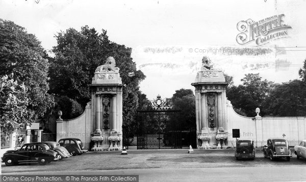 Photo of Hampton Court, The Palace, The Lion Gates c.1960