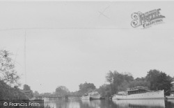The River c.1950, Hampton Court