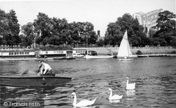 The Thames c.1960, Hampton Court