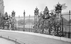 Tijou Screen c.1937, Hampton Court