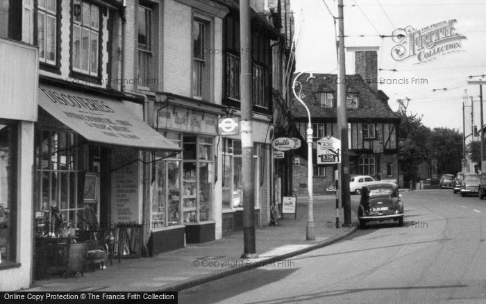 Photo of Hampton Wick, 'discoveries' Antique Shop 1961