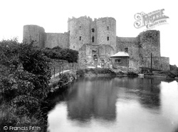 Castle Entrance 1933, Harlech