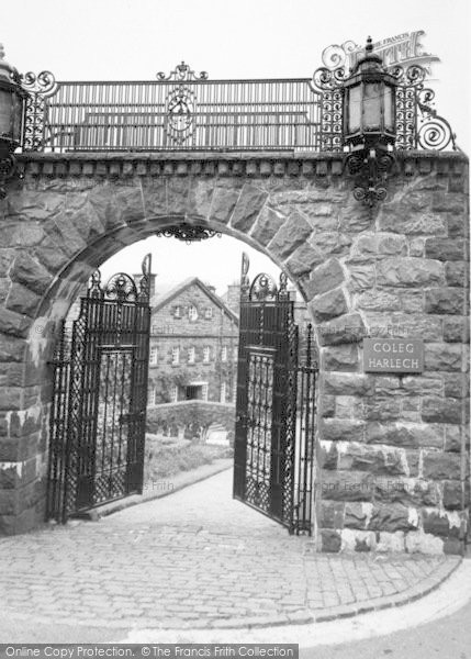 Photo of Harlech, College, The Upper Gate c.1960