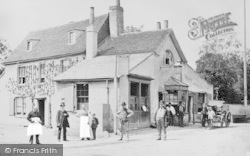 The Old Crown Inn c.1900, Harlesden