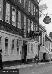 The Swan Hotel c.1955, Harleston