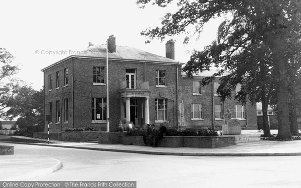Photo of Harlow, Moot House c.1955