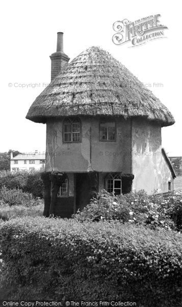 Photo of Harlow, The Round House, Latton Street c.1955