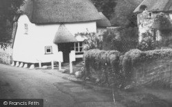 Podbury's Cottage c.1960, Harpford