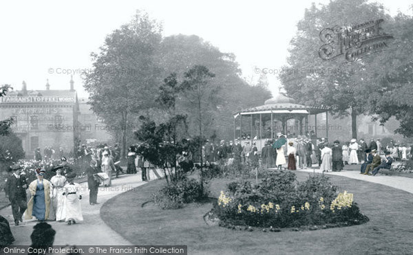 Photo of Harrogate, Crescent Gardens 1907