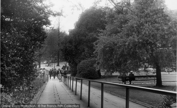 Photo of Harrogate, Looking Towards Montpellier Place c.1960