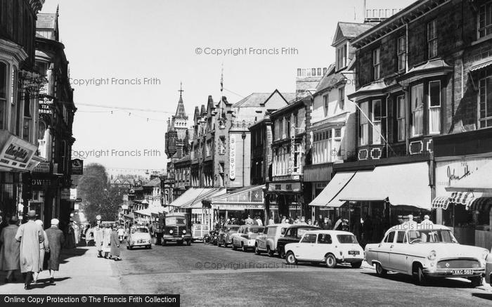Photo of Harrogate, Parliament Street c.1960
