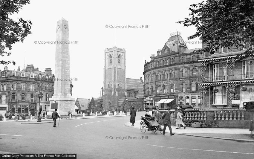 Harrogate, St Peter's Church and War Memorial 1927