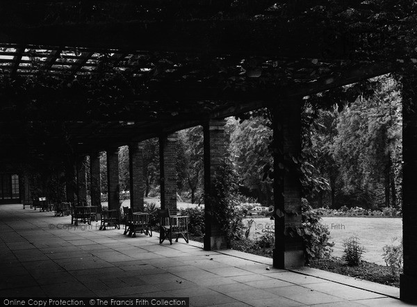 Photo of Harrogate, The Pavilion, Valley Gardens c.1950