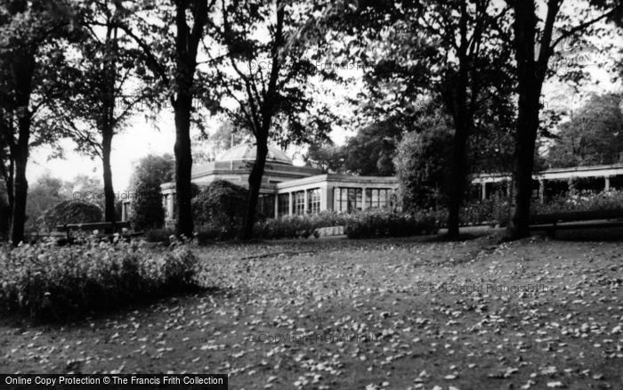 Photo of Harrogate, Valley Gardens, Sun Walk c.1950