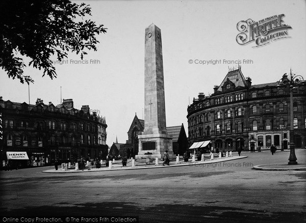 Photo of Harrogate, War Memorial 1924