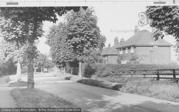 Photo of Hartford, Walnut Lane c.1950