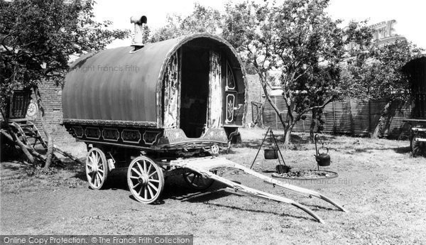 Photo of Hartlebury, Gypsy Caravans, Worcester County Museum c.1960
