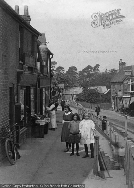 Photo of Haslemere, Children In Lower Street 1913
