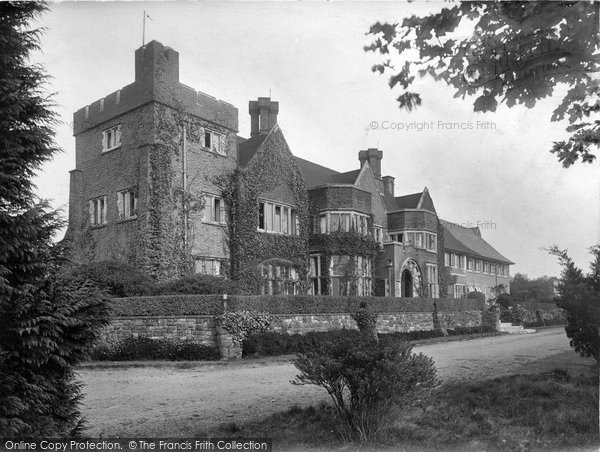 Photo of Haslemere, Friday Hill School, Oak Hall 1925